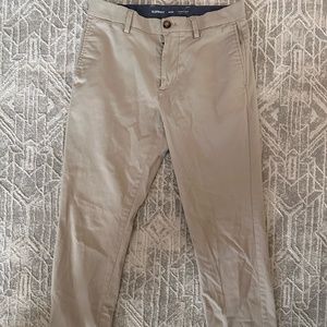 Old Navy Ultimate Slim Built-In Flex Khaki Pants